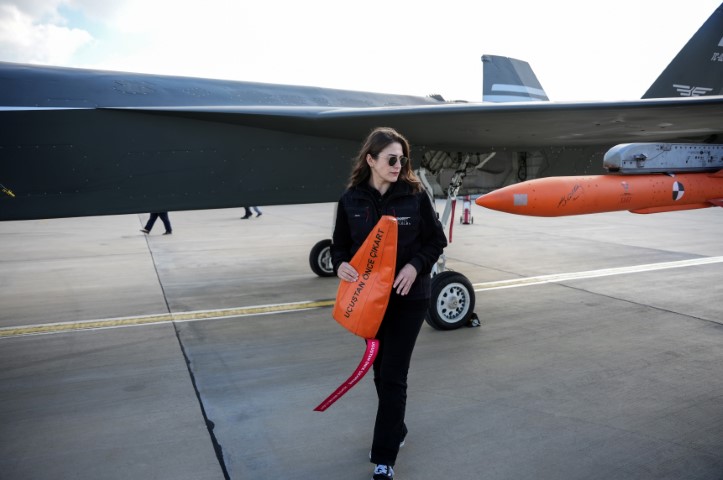 T&uuml;rkiye&rsquo;nin ilk insansız savaş u&ccedil;ağı KIZILELMA&rsquo;nın kadın pilotu