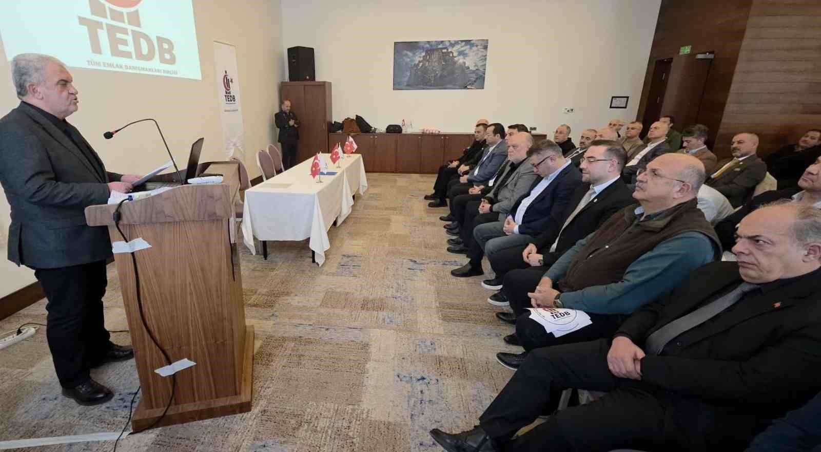 K&uuml;tahya&rsquo;da emlak sekt&ouml;r&uuml;n&uuml;n yıllık hacmi 55 milyar TL&rsquo;ye ulaştı
