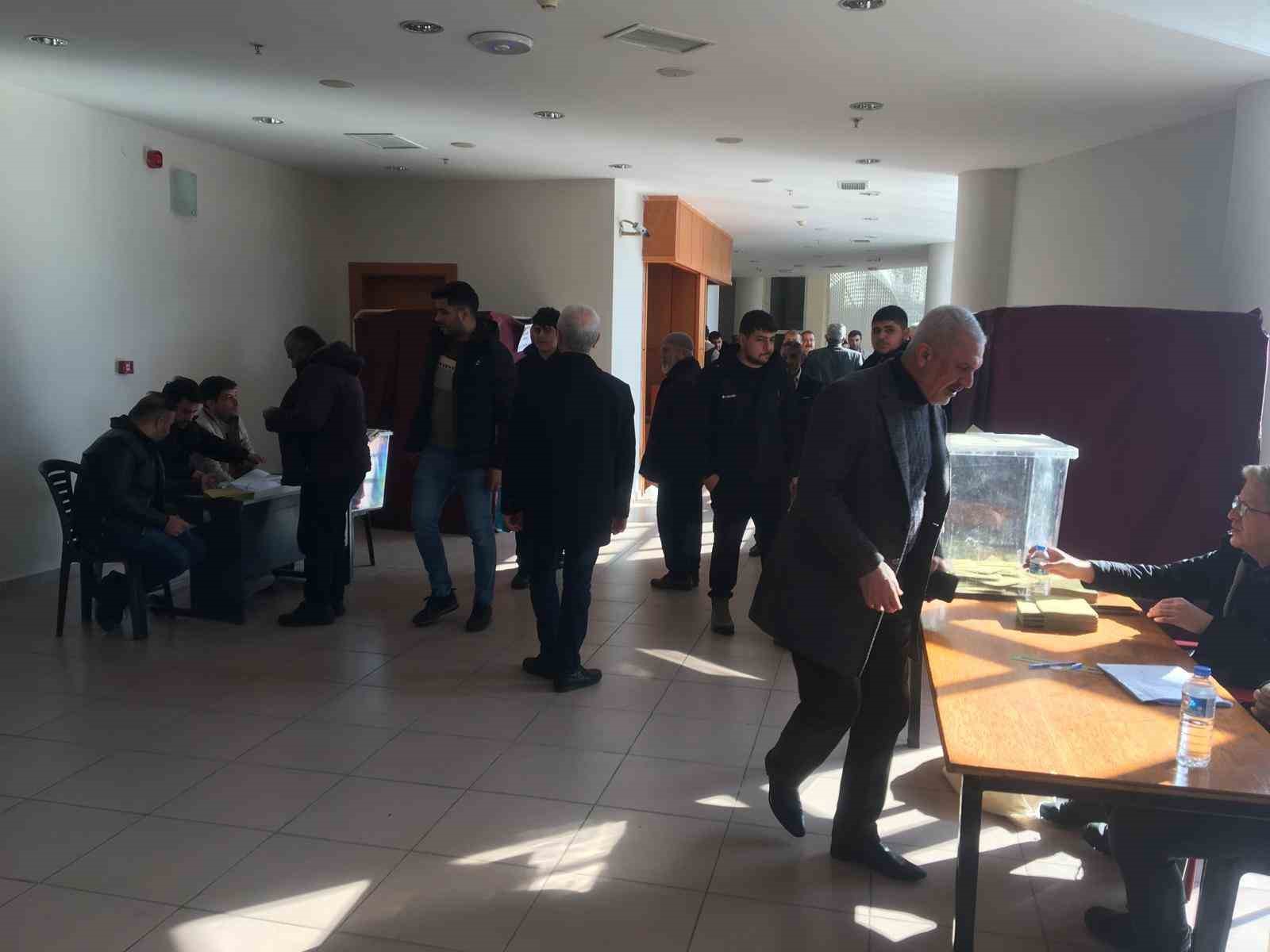 Kahta Şof&ouml;rler ve Otomobilciler Odası&rsquo;nda yeni Başkan Halil Can oldu
