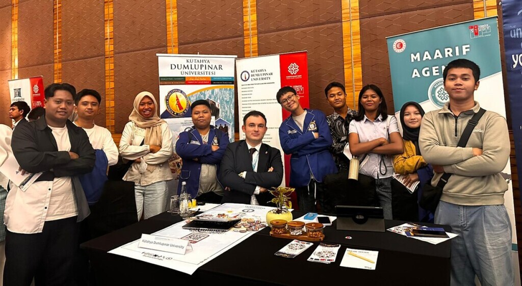 K&uuml;tahya Dumlupınar &Uuml;niversitesi, Endonezya T&uuml;rk &Uuml;niversiteleri Eğitim Fuarı&rsquo;nda yerini aldı
