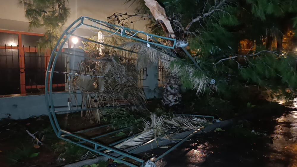 Hortum Manavgat&rsquo;ı savaş alanına &ccedil;evirdi