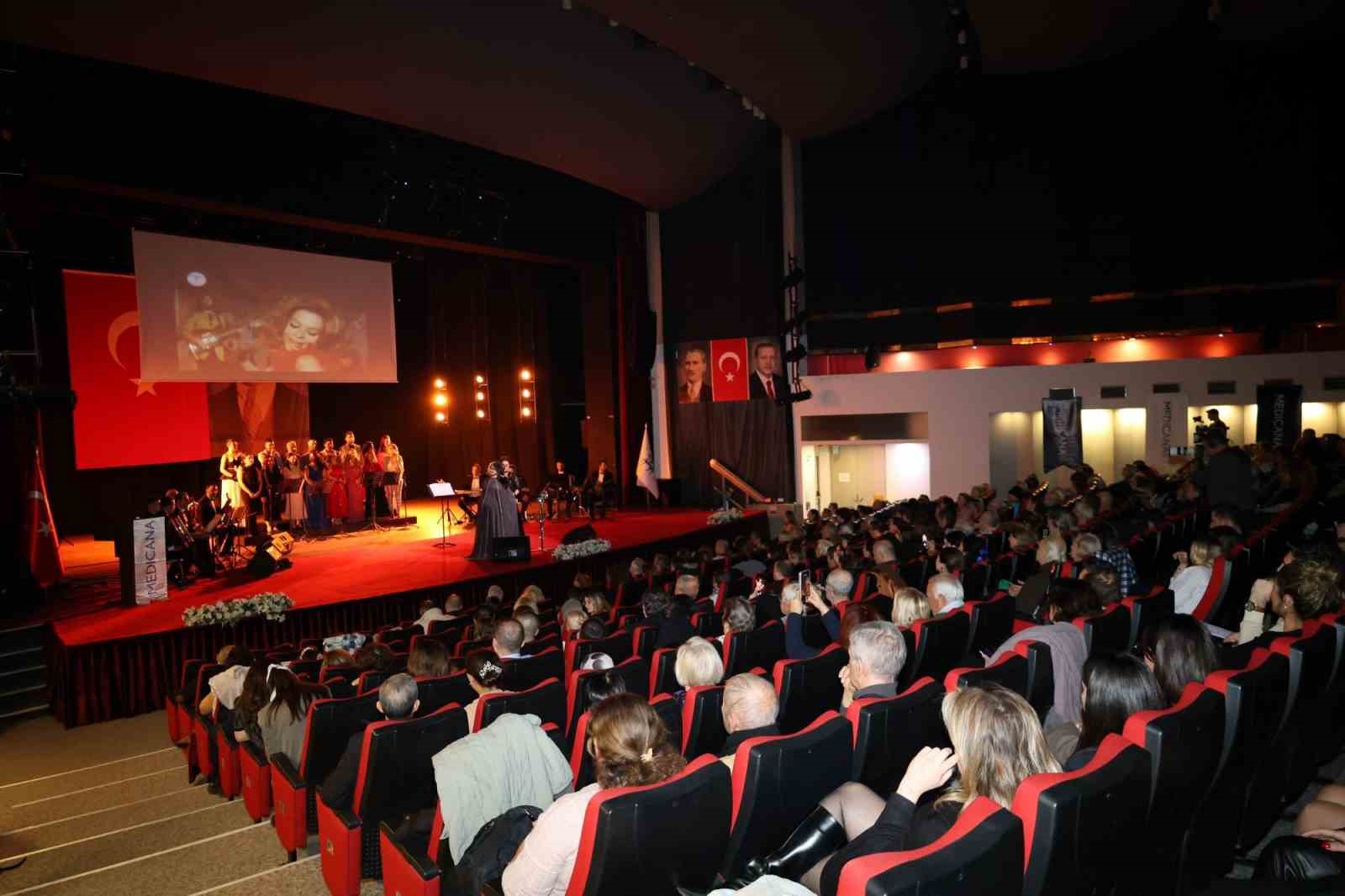 Sağlık &ccedil;alışanlarından yeşil&ccedil;am nostaljisi
