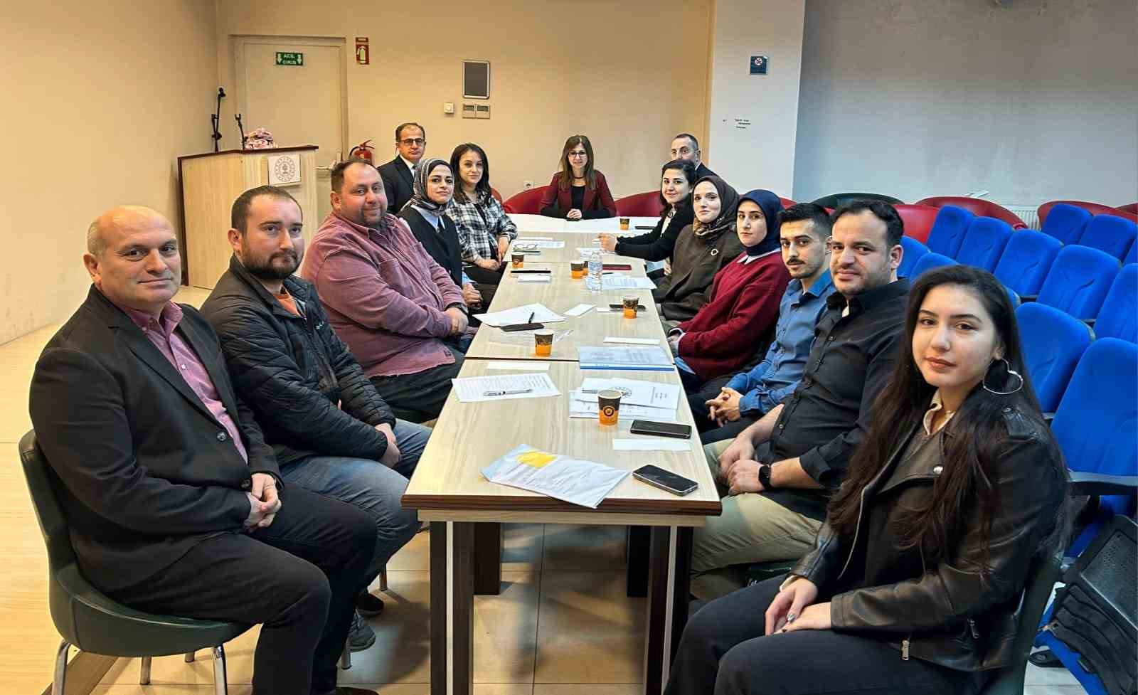 K&uuml;t&uuml;phanelerin sorunları g&ouml;r&uuml;ş&uuml;ld&uuml;
