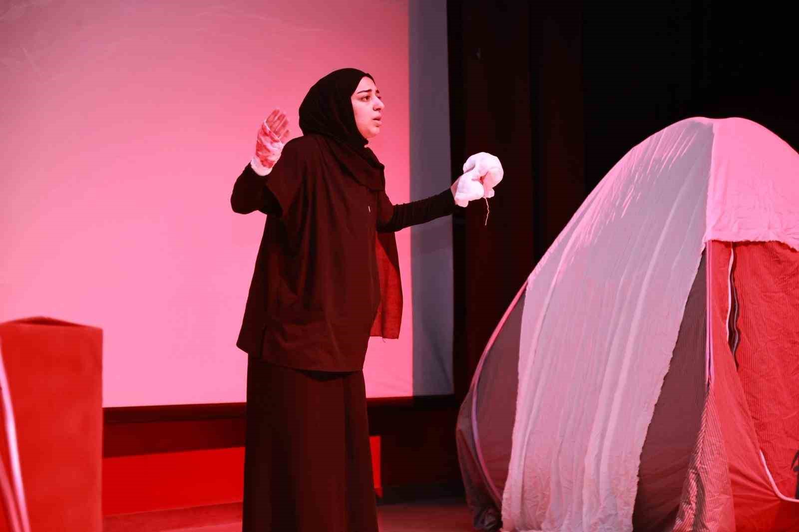 Gebze&rsquo;de "Gazze&rsquo;nin Kadınları" oyunu sahnelendi
