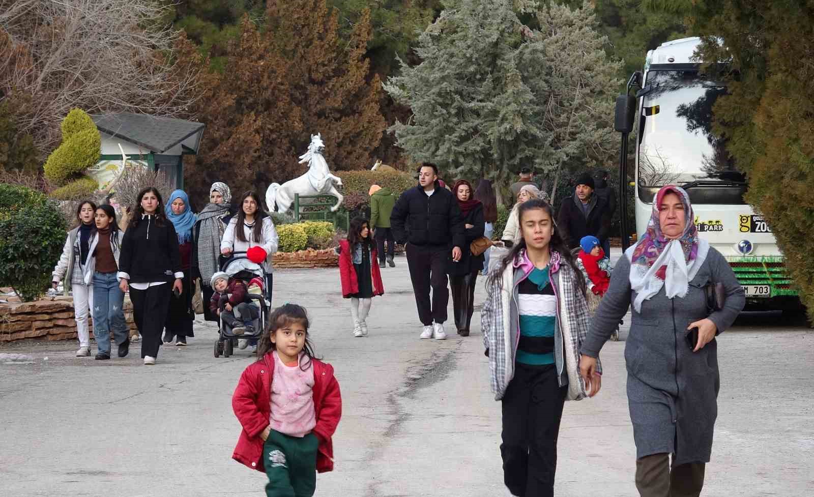 Gaziantep Doğal Yaşam Parkı&rsquo;nda yarıyıl tatili yoğunluğu
