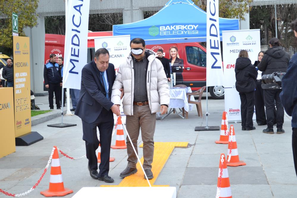 G&ouml;rme engelliler i&ccedil;in Bakırk&ouml;y&rsquo;de Empati Parkuru kuruldu