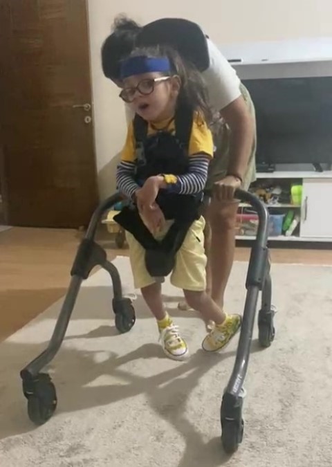 Grip sandılar, Boca vir&uuml;s&uuml; &ccedil;ıktı: 7 yaşındaki Kaan 4 yıldır yatağa mahkum yaşıyor