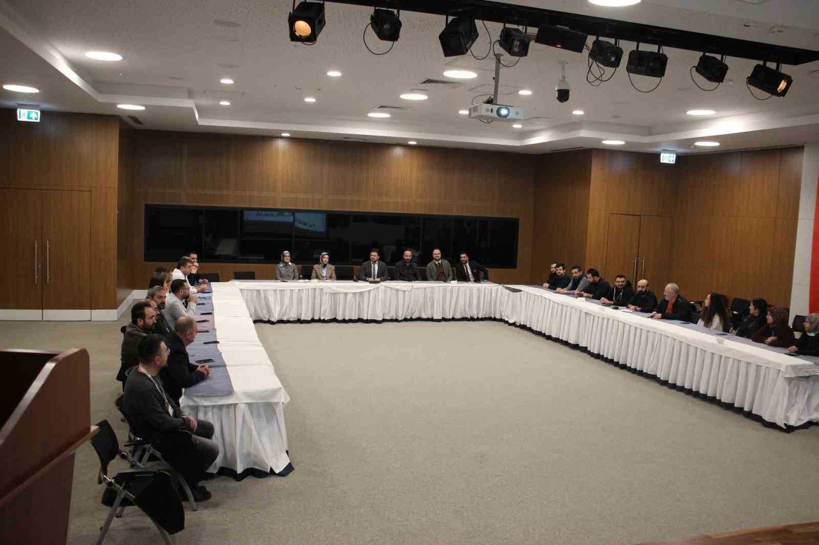 Fethi Sekin Şehir Hastanesi&rsquo;nde klinikler değerlendirildi
