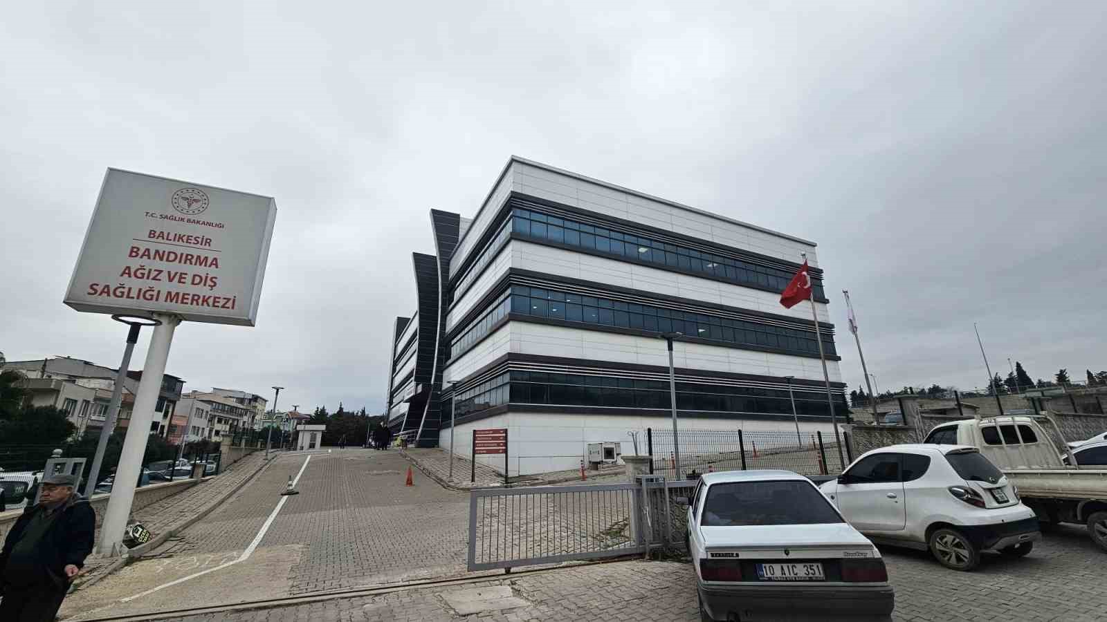 Bandırma Ağız ve Diş Sağlığı Merkezi bir yılda 99 bin hastaya hizmet verdi
