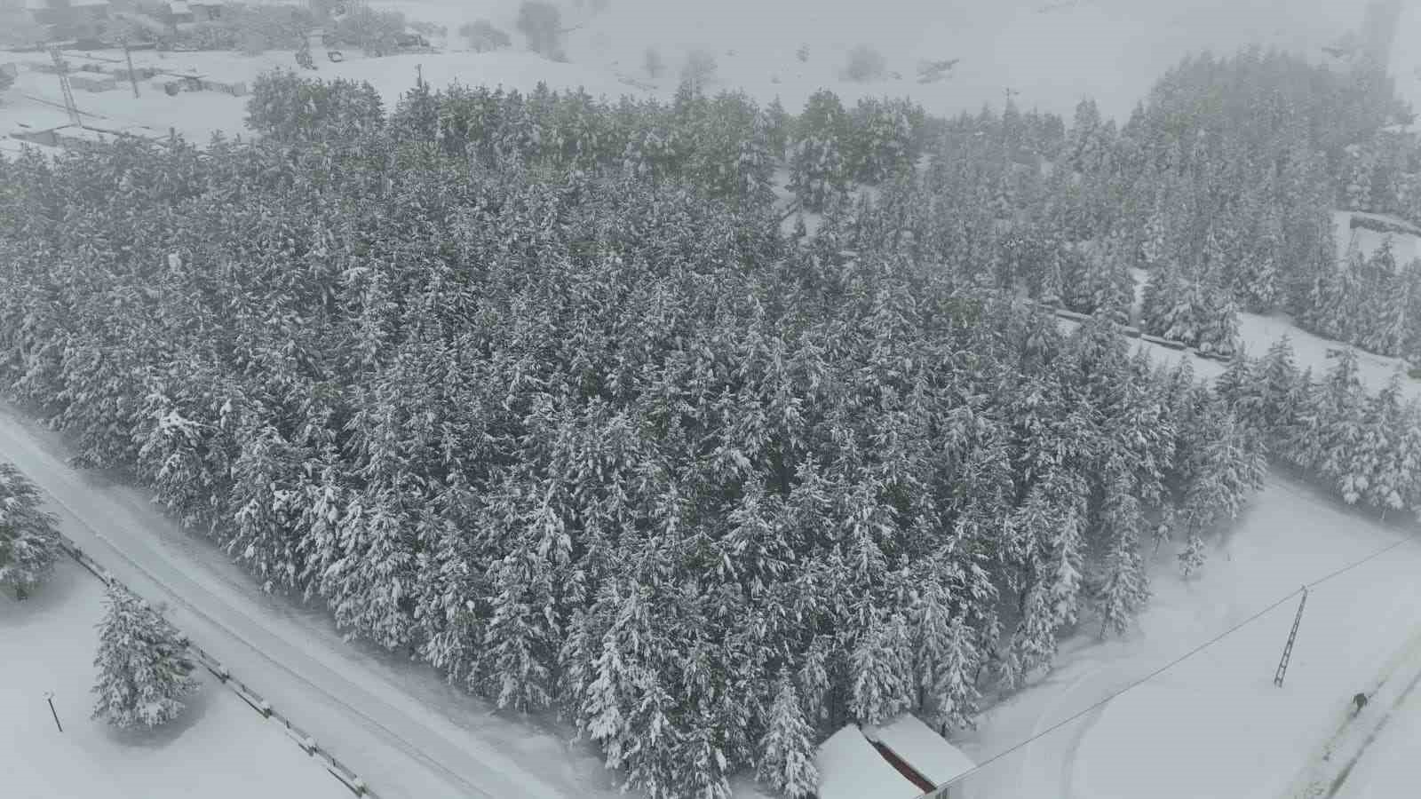 Kar kalınlığının 1 metreyi bulduğu Doğanşehir havadan g&ouml;r&uuml;nt&uuml;lendi
