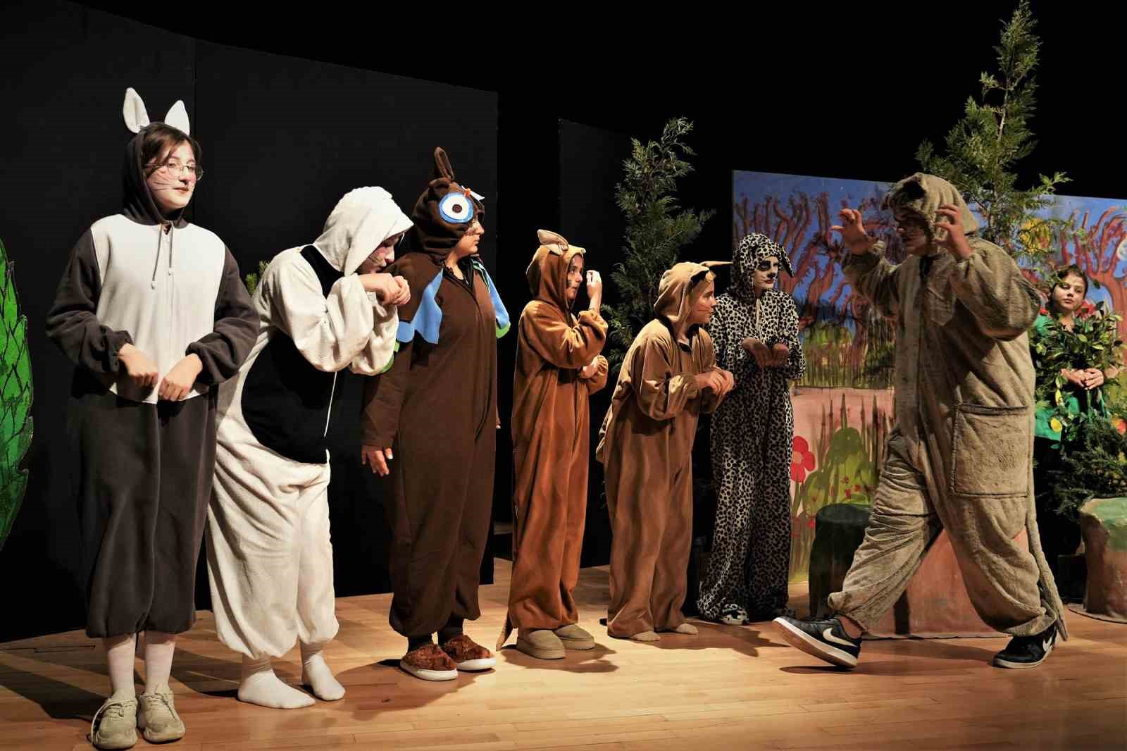 Ke&ccedil;i&ouml;ren Belediyesi&rsquo;nden &uuml;cretsiz tiyatro hizmeti
