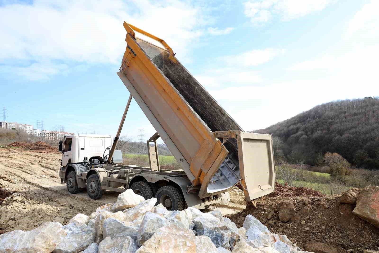 Serdivan ve Beşköprü birbirine bağlanıyor: Makineler sahaya indi