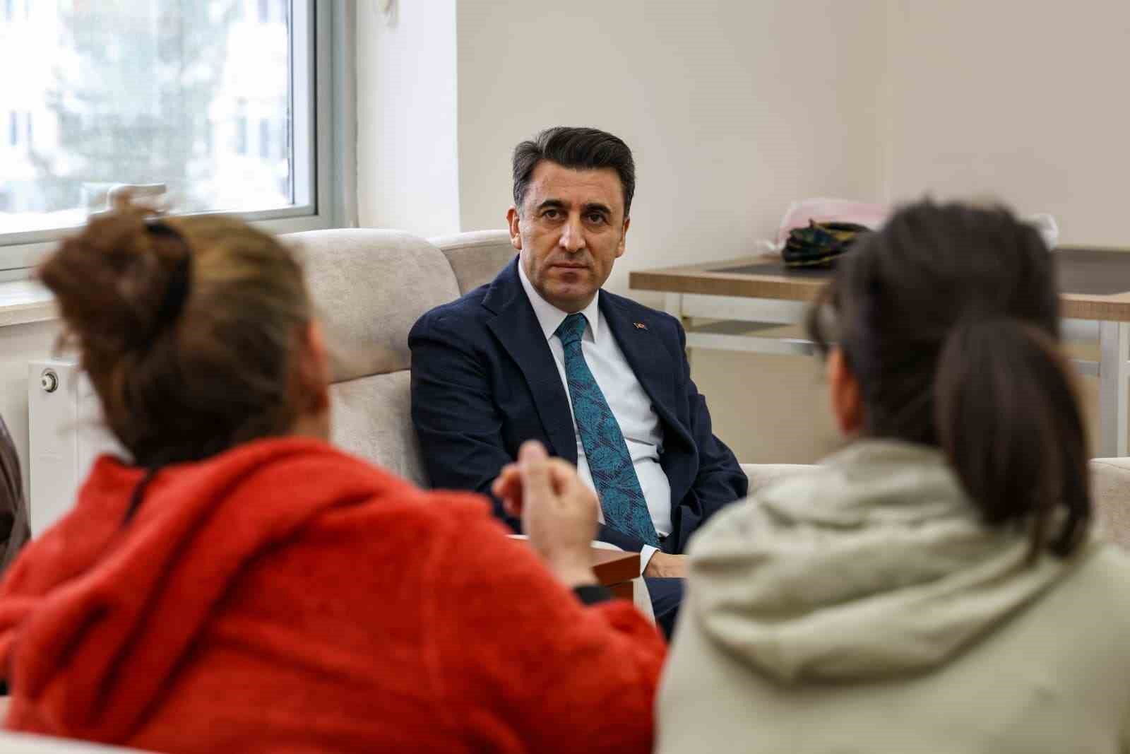 Vali Ayg&ouml;l, vatandaşlarla bir araya geldi
