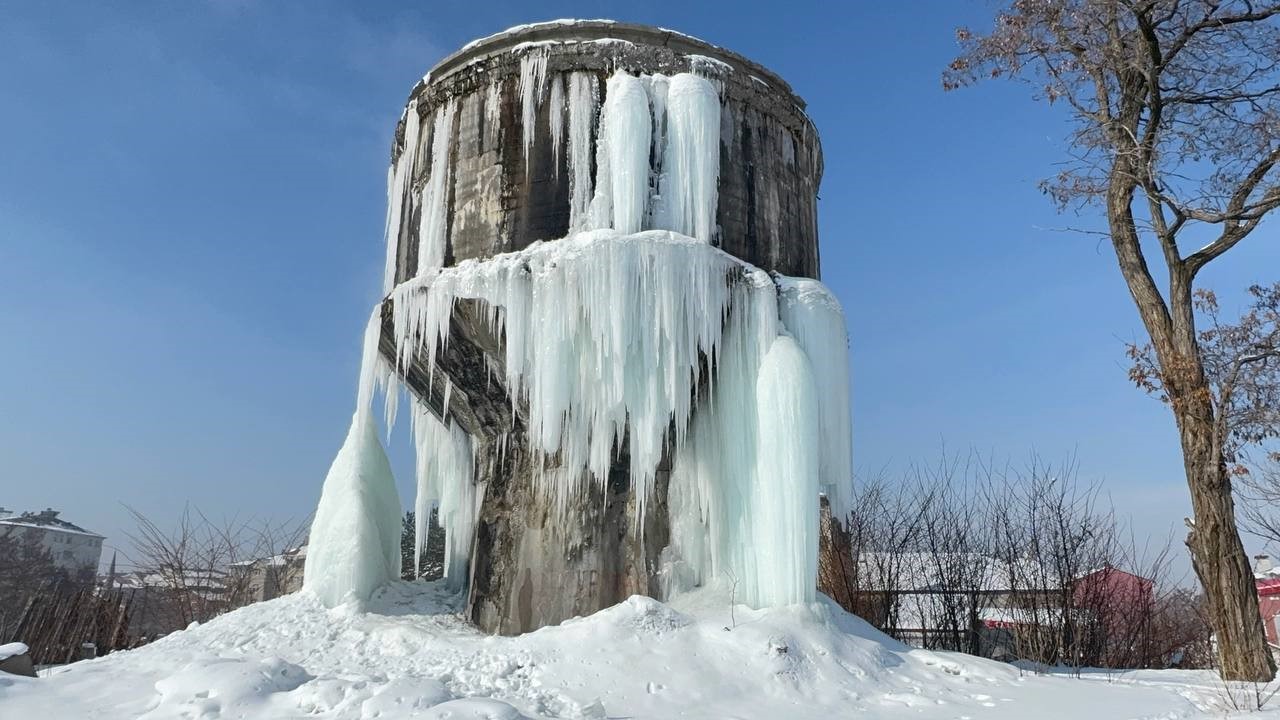 Ağrı’da dondurucu soğuklar etkisini sürdürüyor