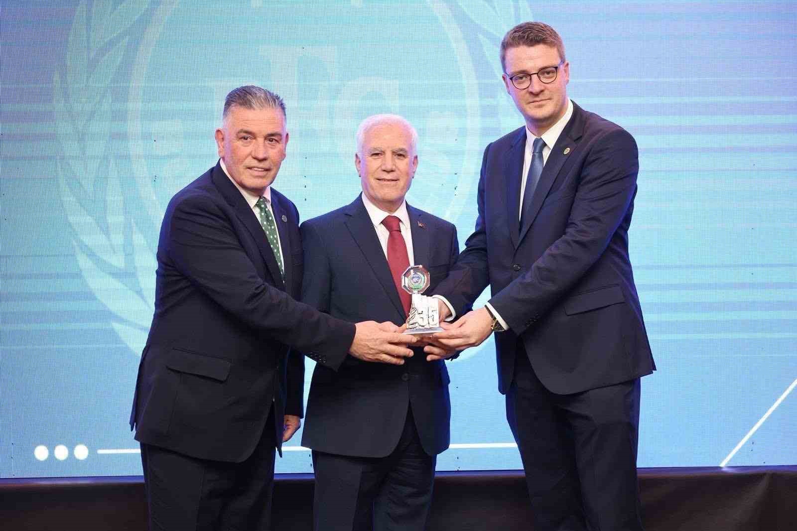 Bursa Fan Clup’te bayrak değişimi