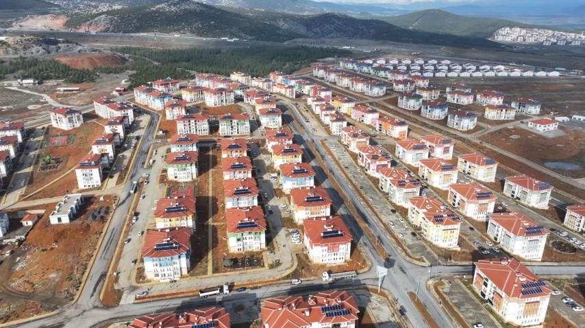 Depremin yıktığı Nurdağı küllerinden doğdu