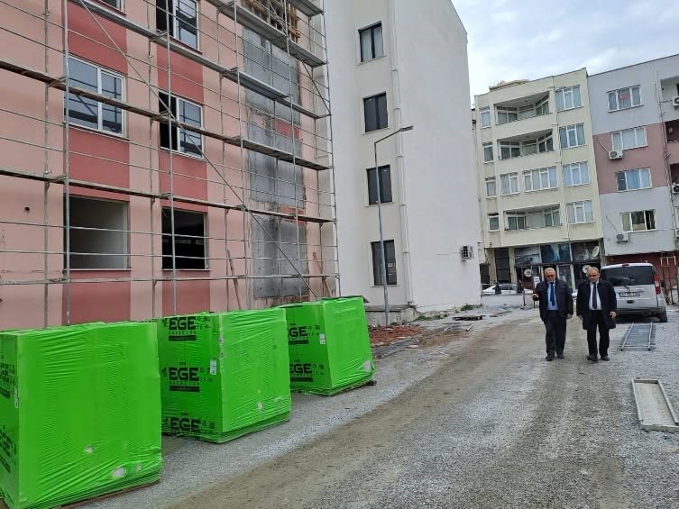 Milli Eğitim Müdürü Esmen, Halk Eğitimi Merkezi’ndeki çalışmaları yerinde inceledi