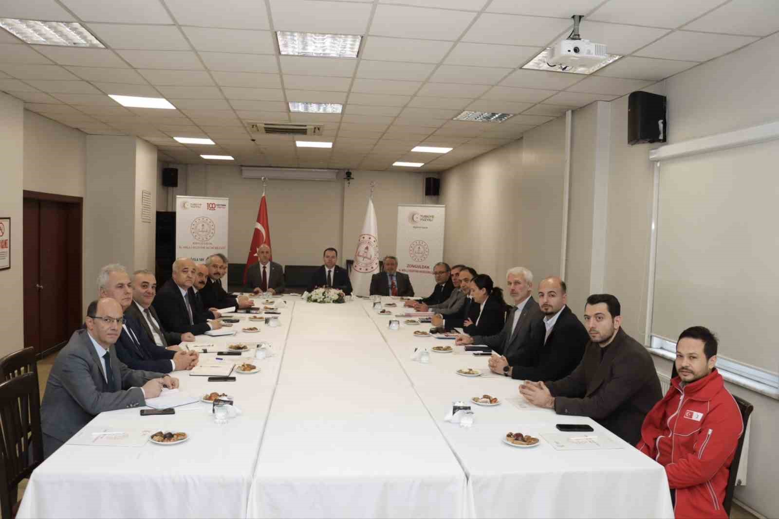 Zonguldak&rsquo;ta eğitim y&ouml;neticileri ikinci d&ouml;nem i&ccedil;in toplandı
