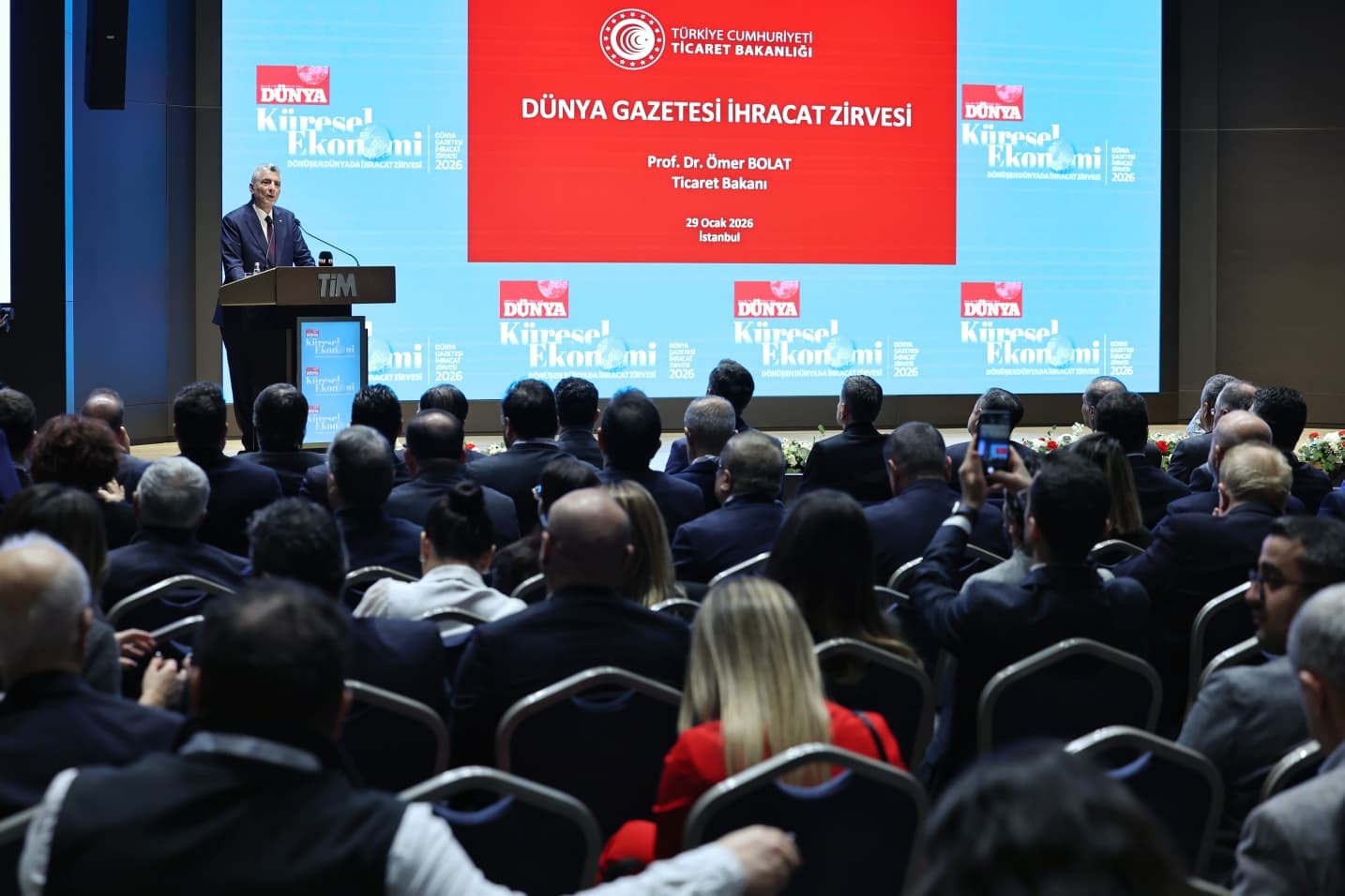 Bakan Bolat: &lsquo;&lsquo;İhracatta 400 milyar dolar sınırına dayandık&rsquo;&rsquo;
