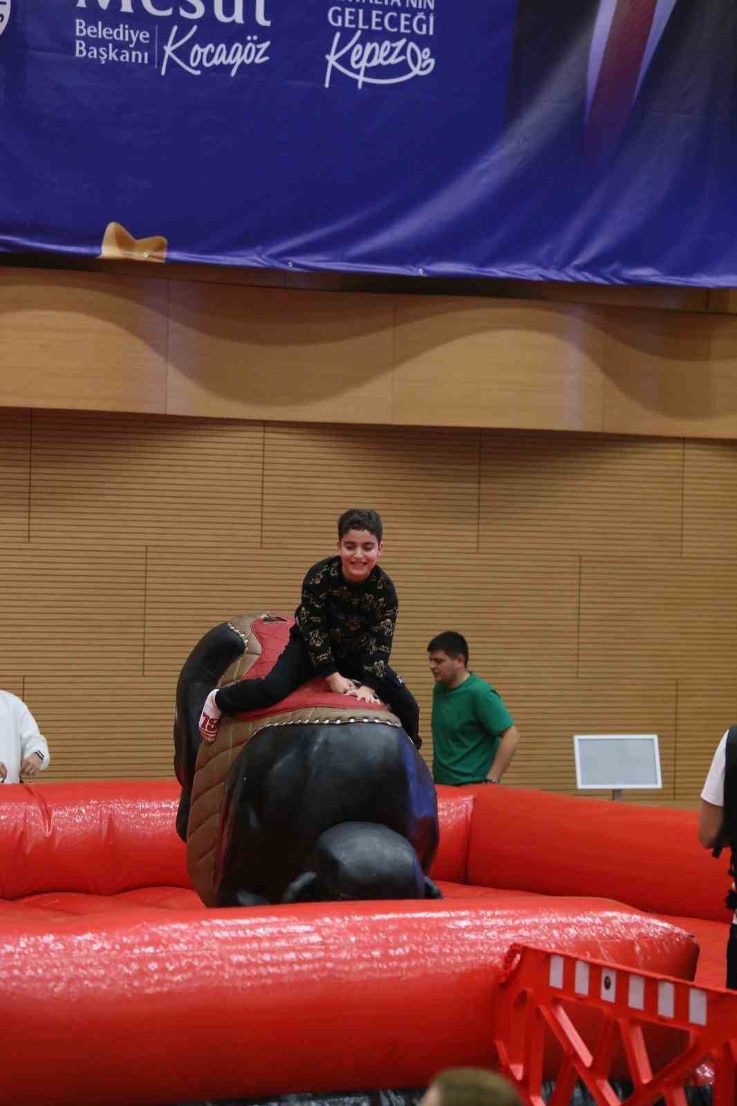 Kepez&rsquo;in S&ouml;mestir Festivali başladı
