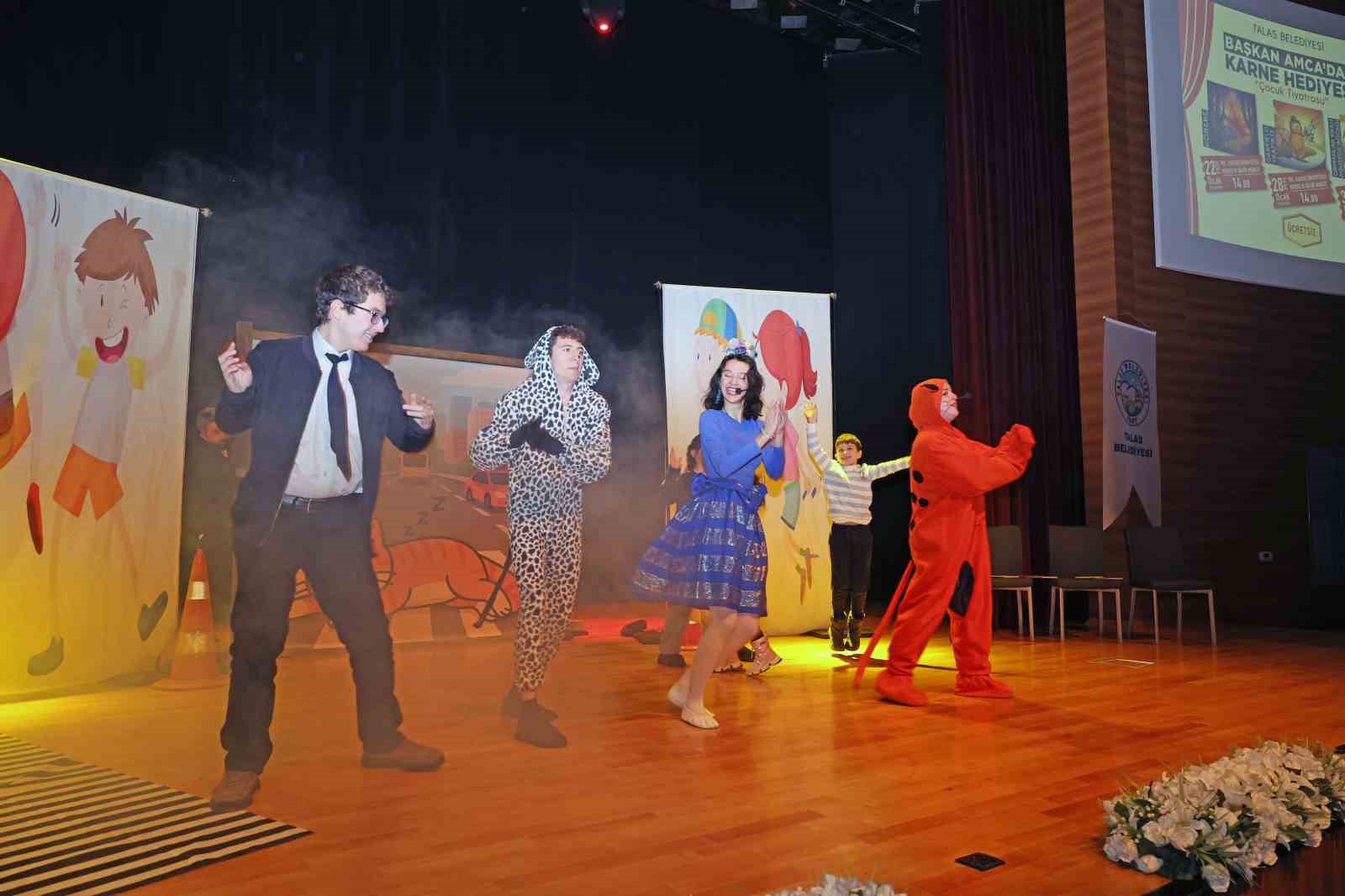 Başkan Yal&ccedil;ın&rsquo;ın &ccedil;ocuklara hediyesi devam ediyor
