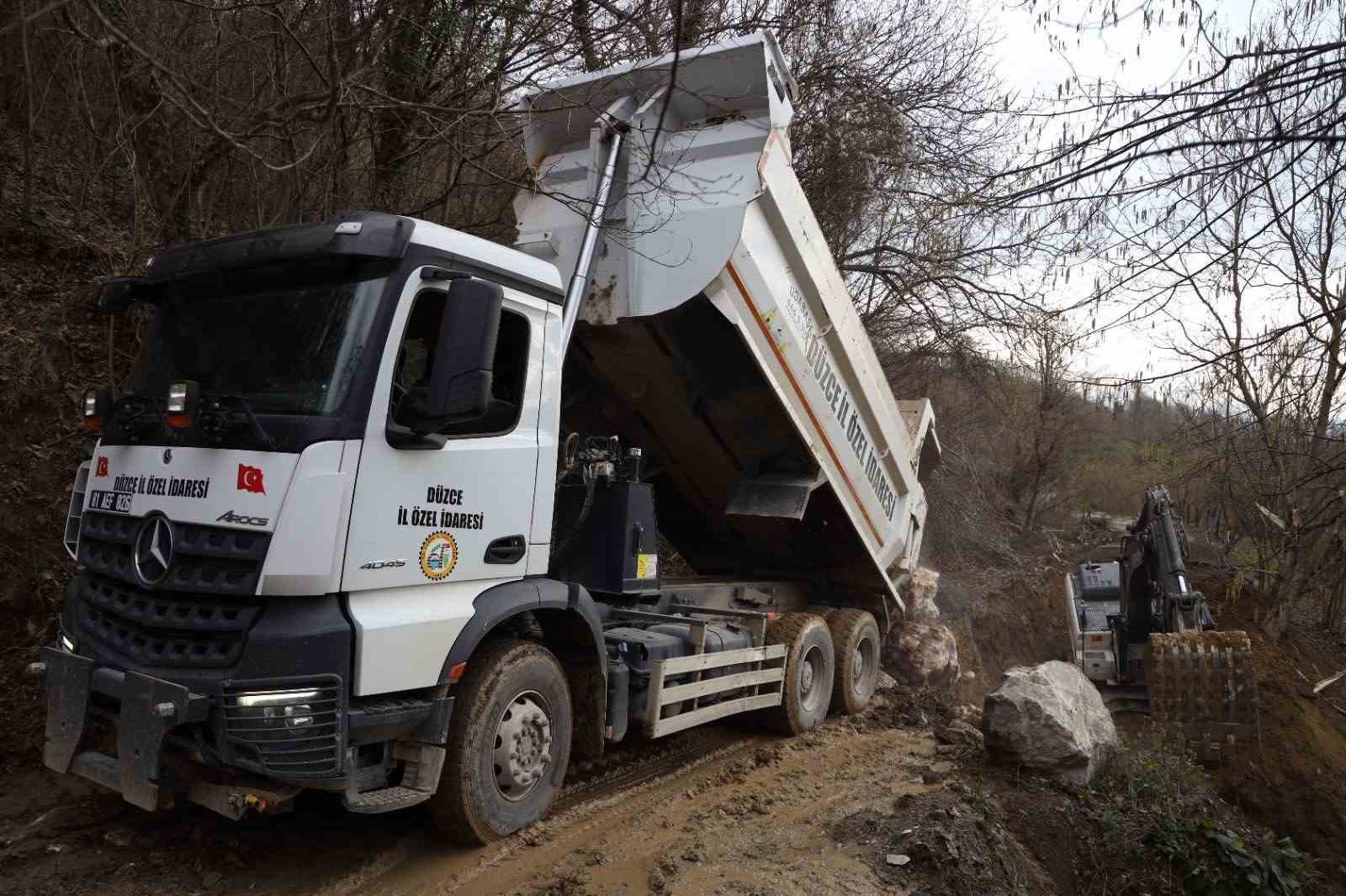 Erdemli Köyü’nde heyelana hızlı müdahale