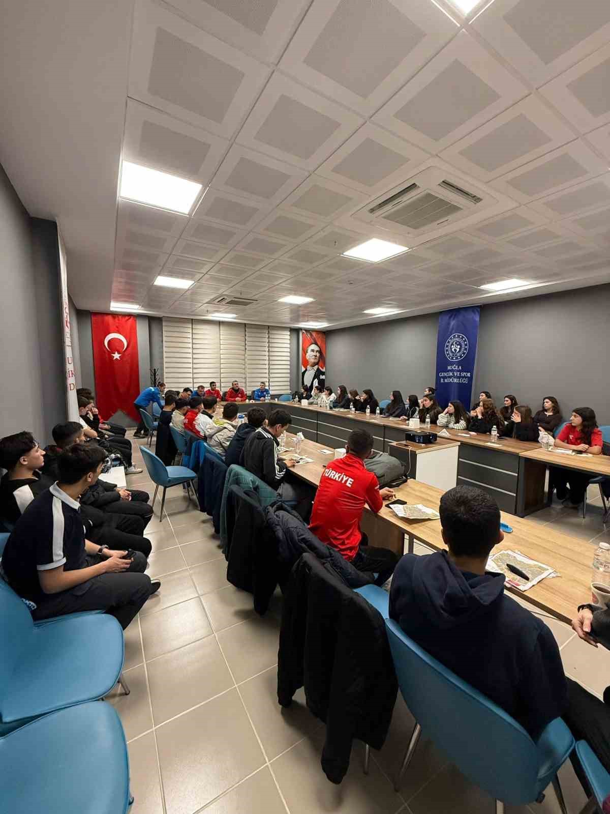 Milli oryantiringciler Muğla&rsquo;da g&uuml;&ccedil; depoluyor
