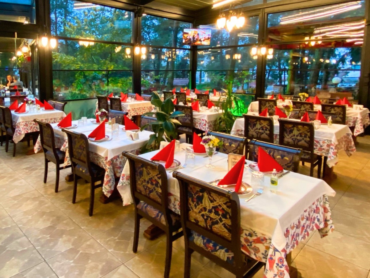 T&Uuml;RES&rsquo;ten işletmelere &ccedil;ağrı: &lsquo;&lsquo;Masa ve kuver kalktı, bedeli men&uuml;ye yansıtılmamalı&rsquo;&rsquo;
