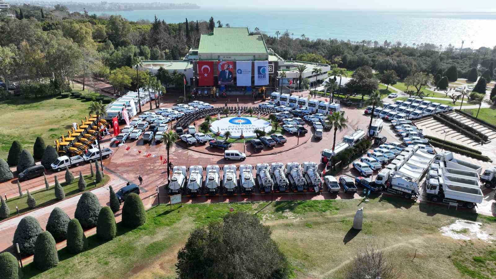 Antalya Büyükşehir Belediyesi araç filosunu güçlendirdi