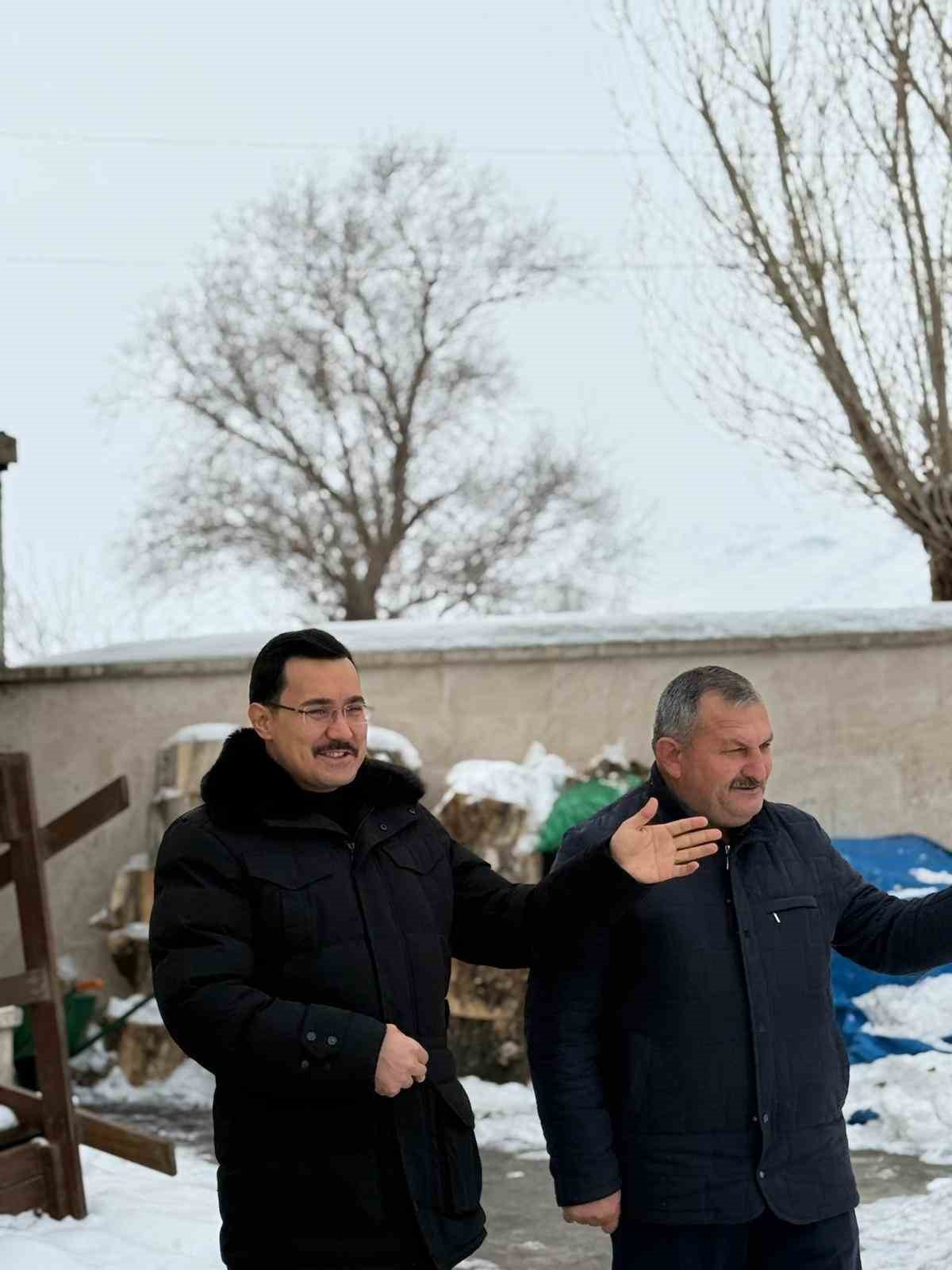 Akyaka Kaymakamı İsmail Demirtaş, köy ziyaretlerini sürdürüyor