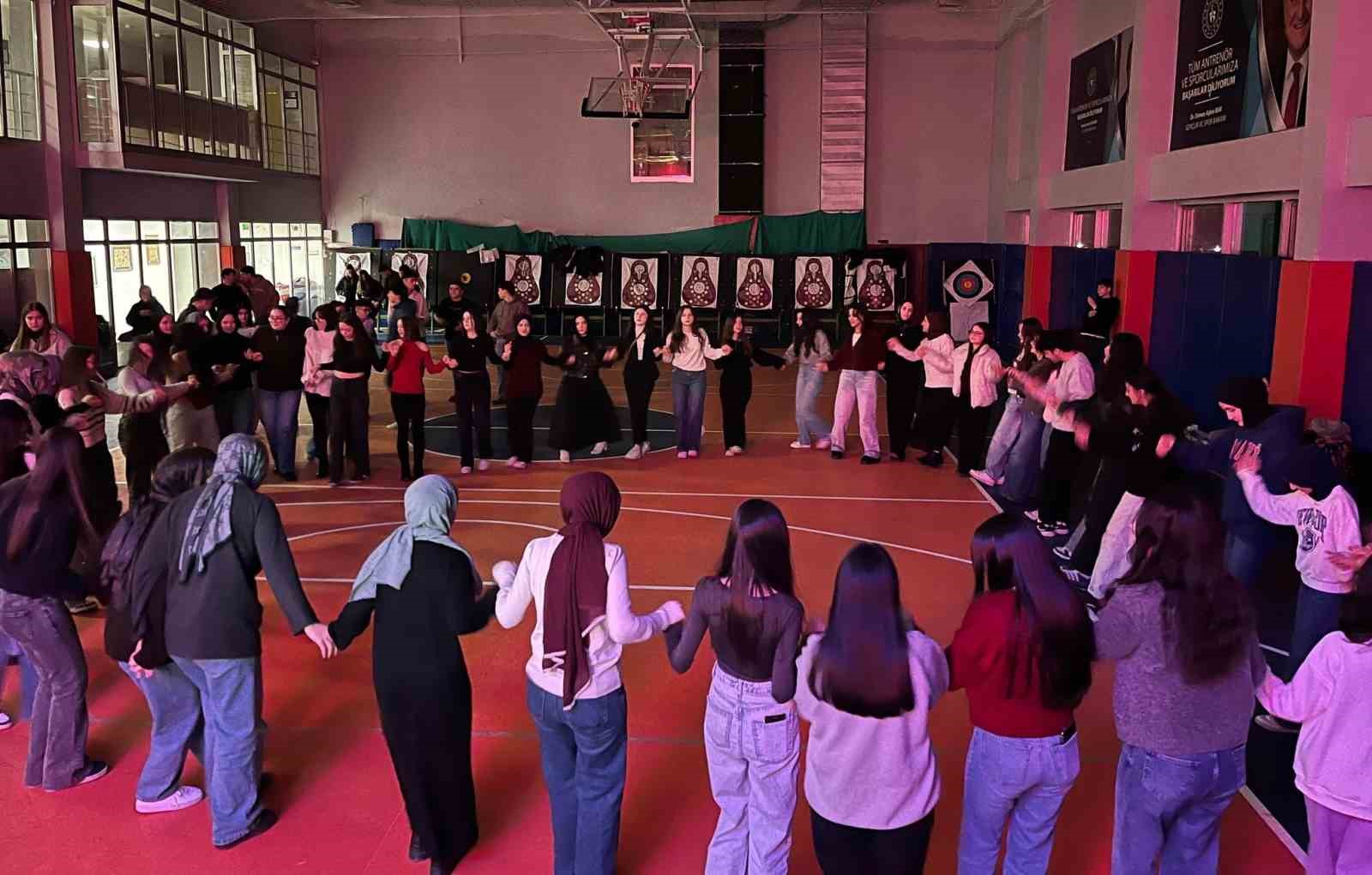 Gençler müzik dolu bir gün yaşadı