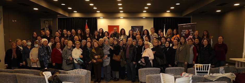 İzmir’de, uzmanlardan rahim ağzı kanseri ve HPV aşısının önemi semineri