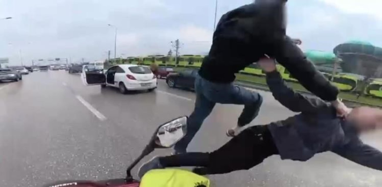 U&ccedil;an tekmelerin bedeli ağır oldu... Ehliyetlerine el konuldu, psikotekniğe sevk edildi