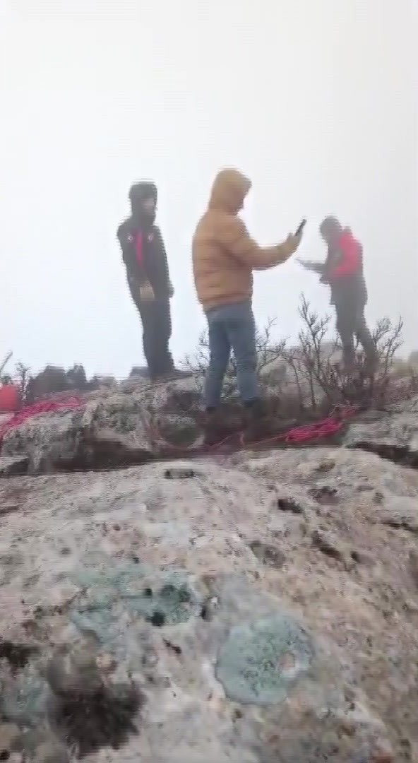 Hasankeyf&rsquo;te 5 g&uuml;nd&uuml;r mahsur kalan ke&ccedil;i kurtarıldı
