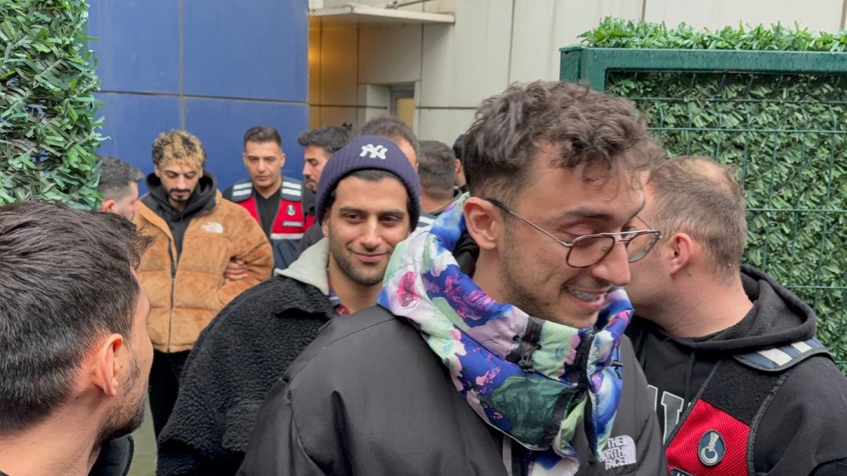 İstanbul&rsquo;da g&ouml;zaltına alınan fenomenler sağlık kontrol&uuml;nden ge&ccedil;irildi