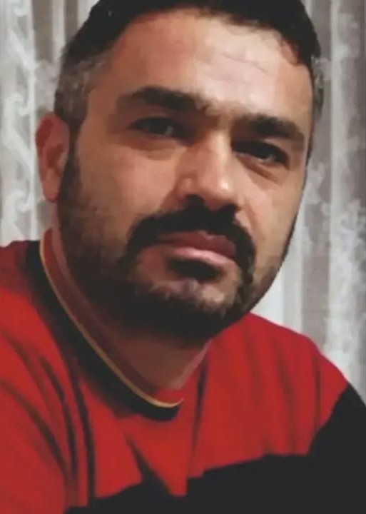 Balkonda montaj sırasında d&uuml;şen iş&ccedil;i hayatını kaybetti
