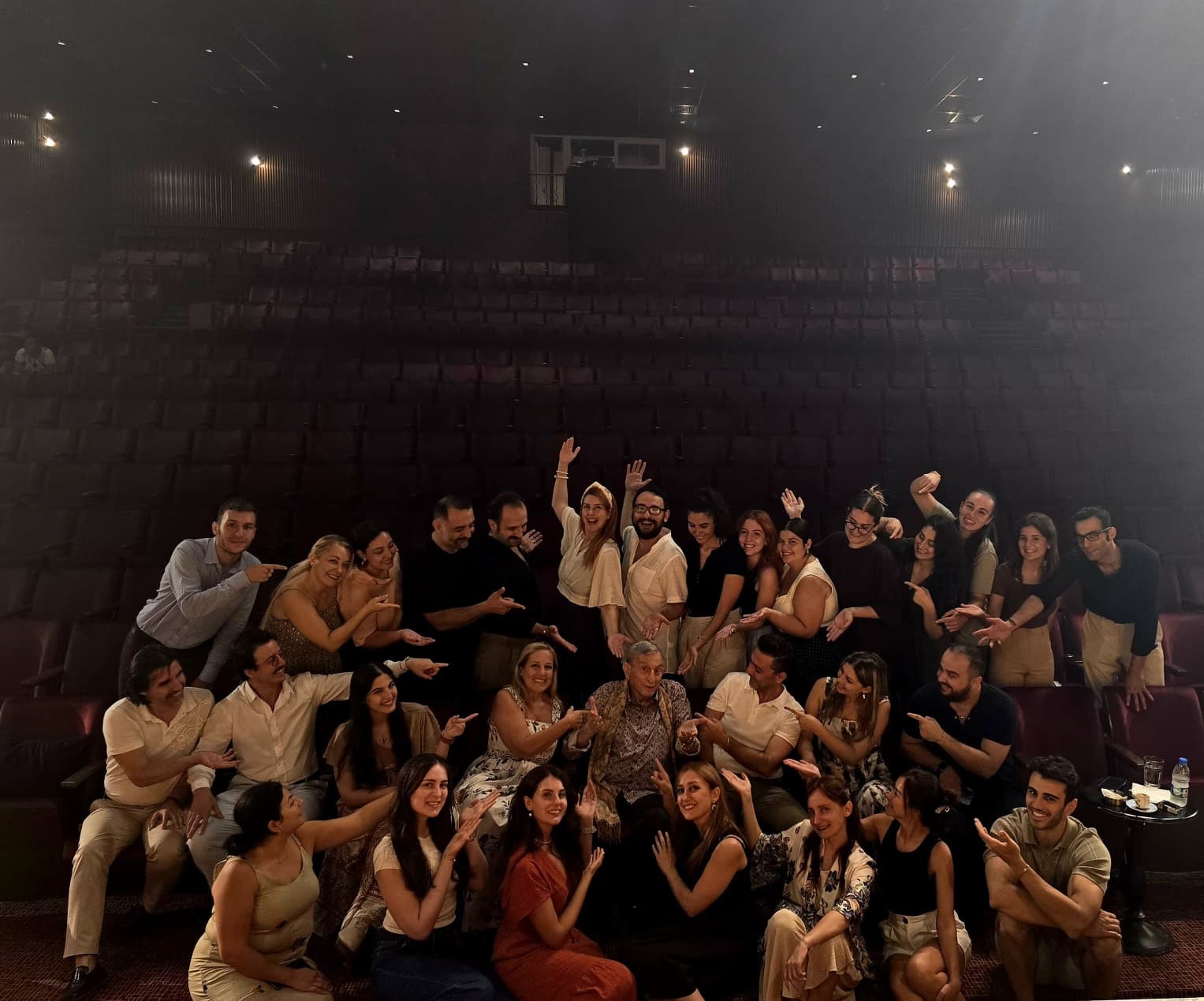 Haldun Dormen’in son prodüksiyonu, Sahne Tozu Tiyatrosu’nda yaşamaya devam ediyor