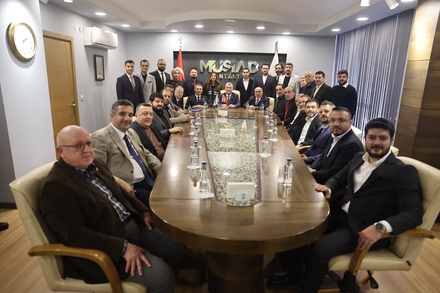 Ticaret Bakanı &Ouml;mer Bolat&rsquo;tan M&Uuml;SİAD Antalya&rsquo;ya ziyaret
