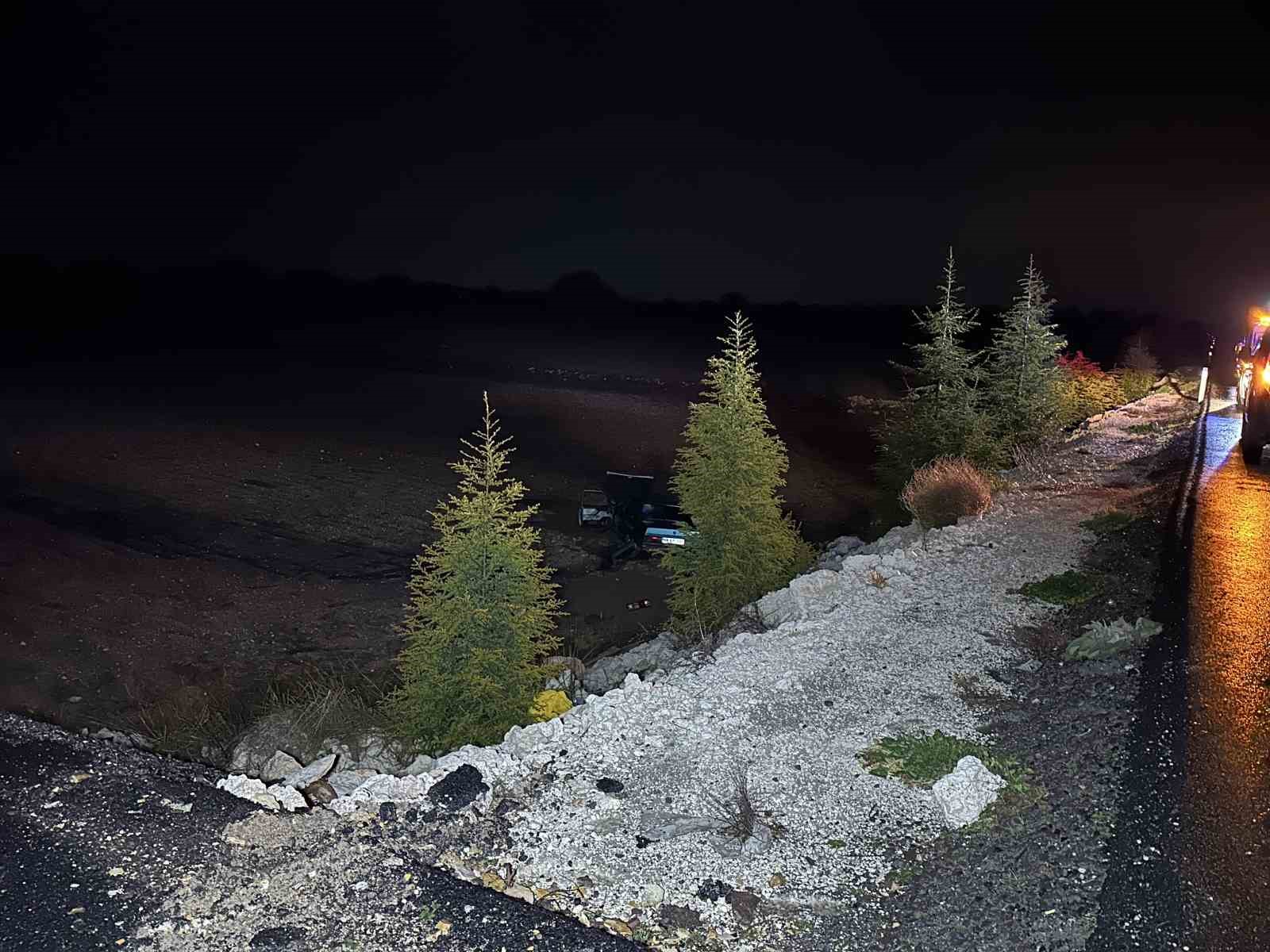 Uşak&rsquo;ta iki otomobil &ccedil;arpıştı: 5 yaralı
