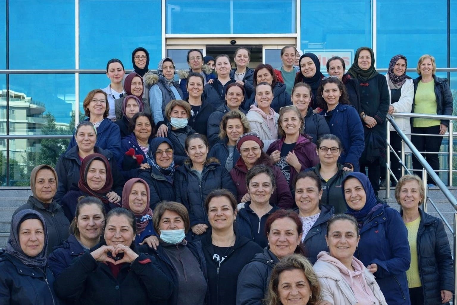 Yunusemre&rsquo;den kadınlara &ouml;zel kış d&ouml;nemi y&uuml;zme kursu
