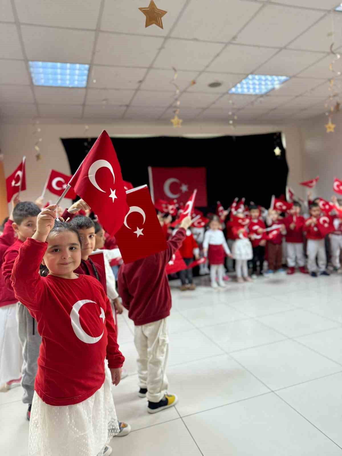 Pursaklar&rsquo;da bulunan okullarda &lsquo;Bayrak Sevgisi&rsquo; etkinlikleri
