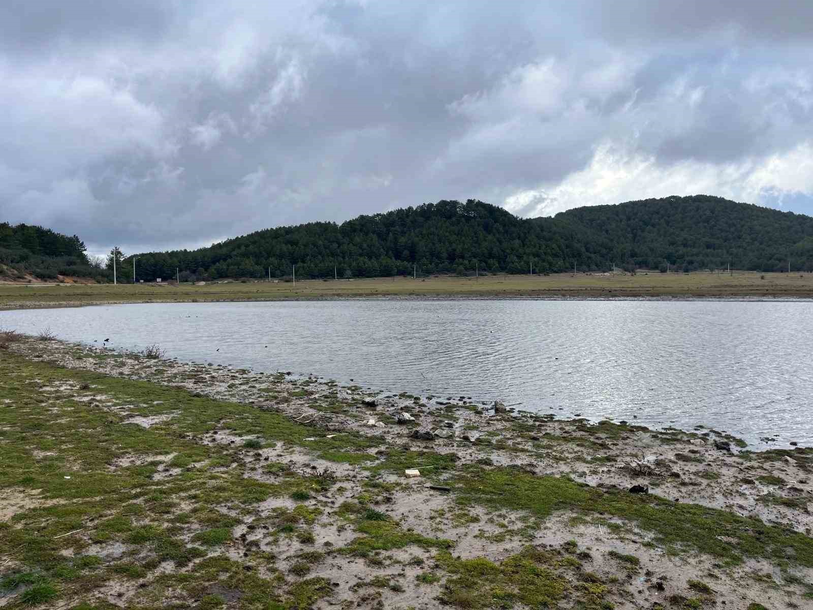 Buldan Yayla G&ouml;l&uuml;nde sevindiren doluluk
