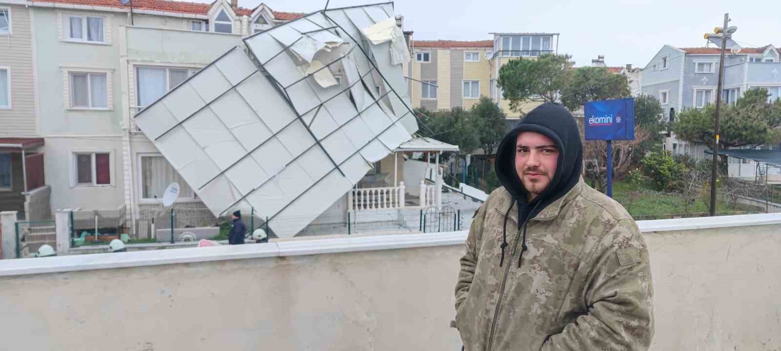 Tekirdağ&rsquo;da fırtına &ccedil;atıları u&ccedil;urdu
