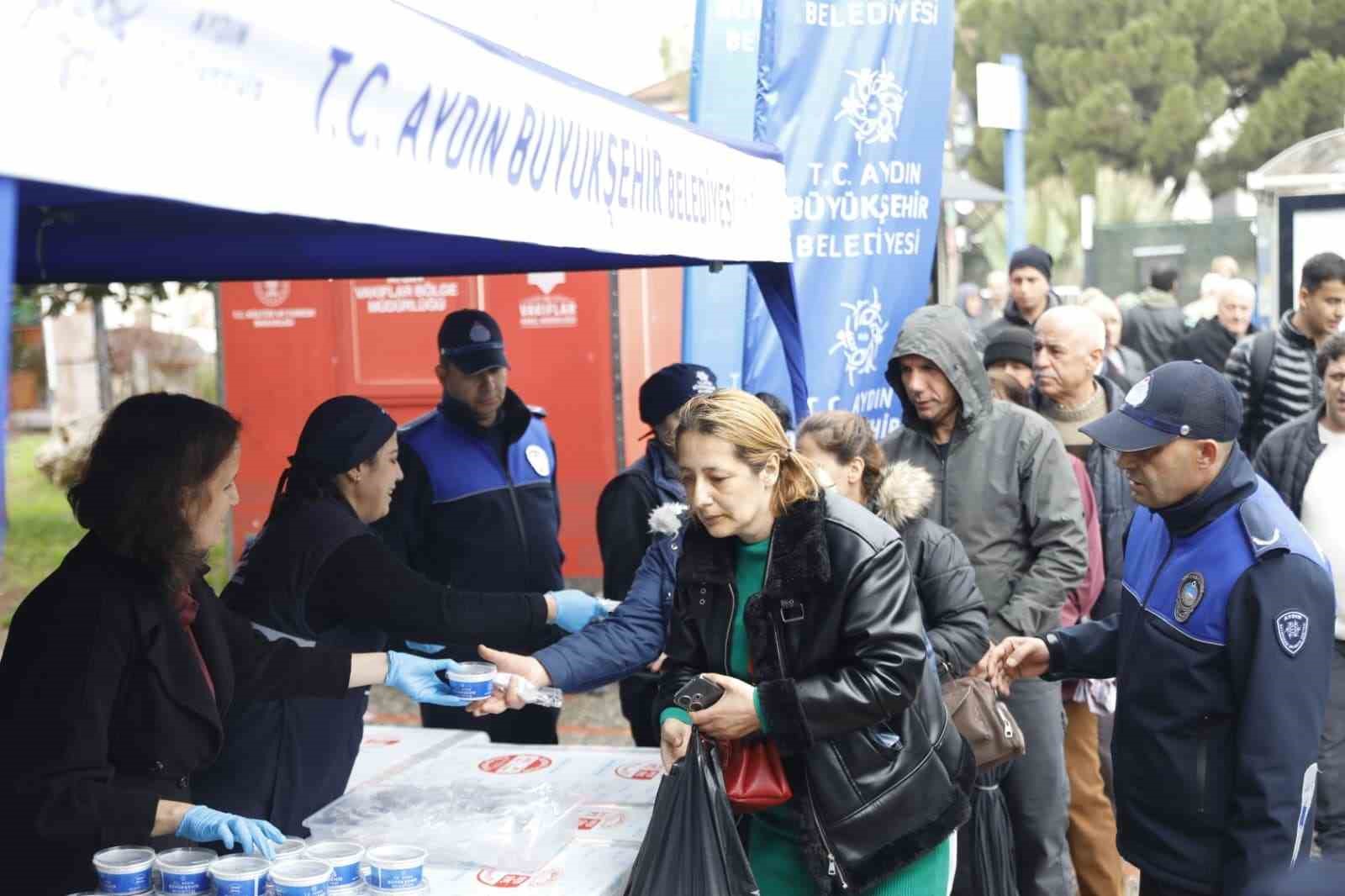 B&uuml;y&uuml;kşehir&rsquo;den vatandaşlara kandil helvası
