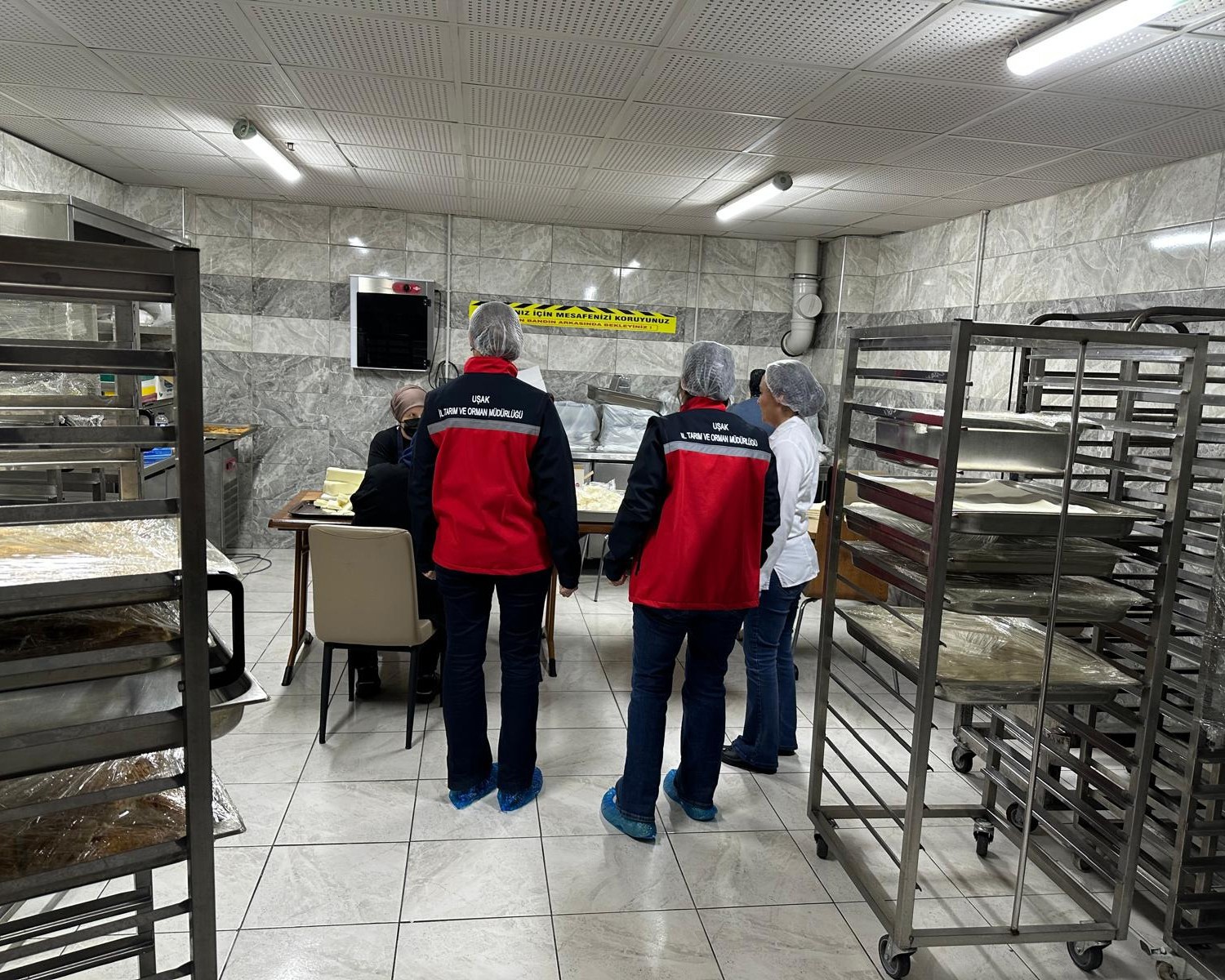 Uşak&rsquo;ta toplu t&uuml;ketim yerlerine y&ouml;nelik denetimler aralıksız s&uuml;r&uuml;yor
