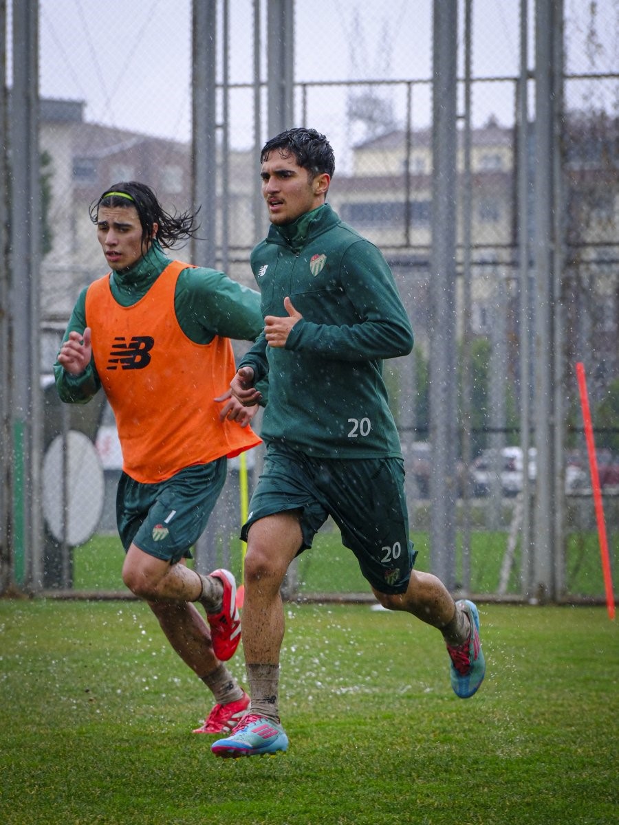 Bursaspor, Isparta 32 Spor ma&ccedil;ı hazırlıklarına başladı
