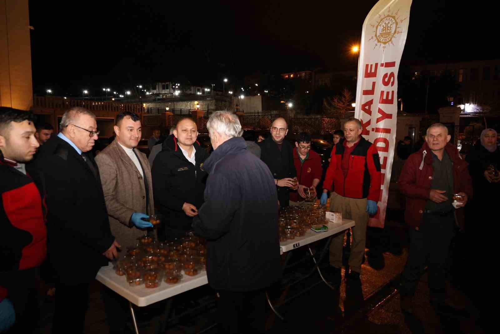 Başkan &Ouml;nal, Berat Kandili&rsquo;nde vatandaşlara lokma ikramında bulundu

