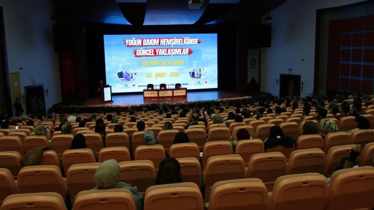 "Yoğun Bakım Hemşireliğinde G&uuml;ncel Yaklaşımlar" sempozyumu d&uuml;zenlendi
