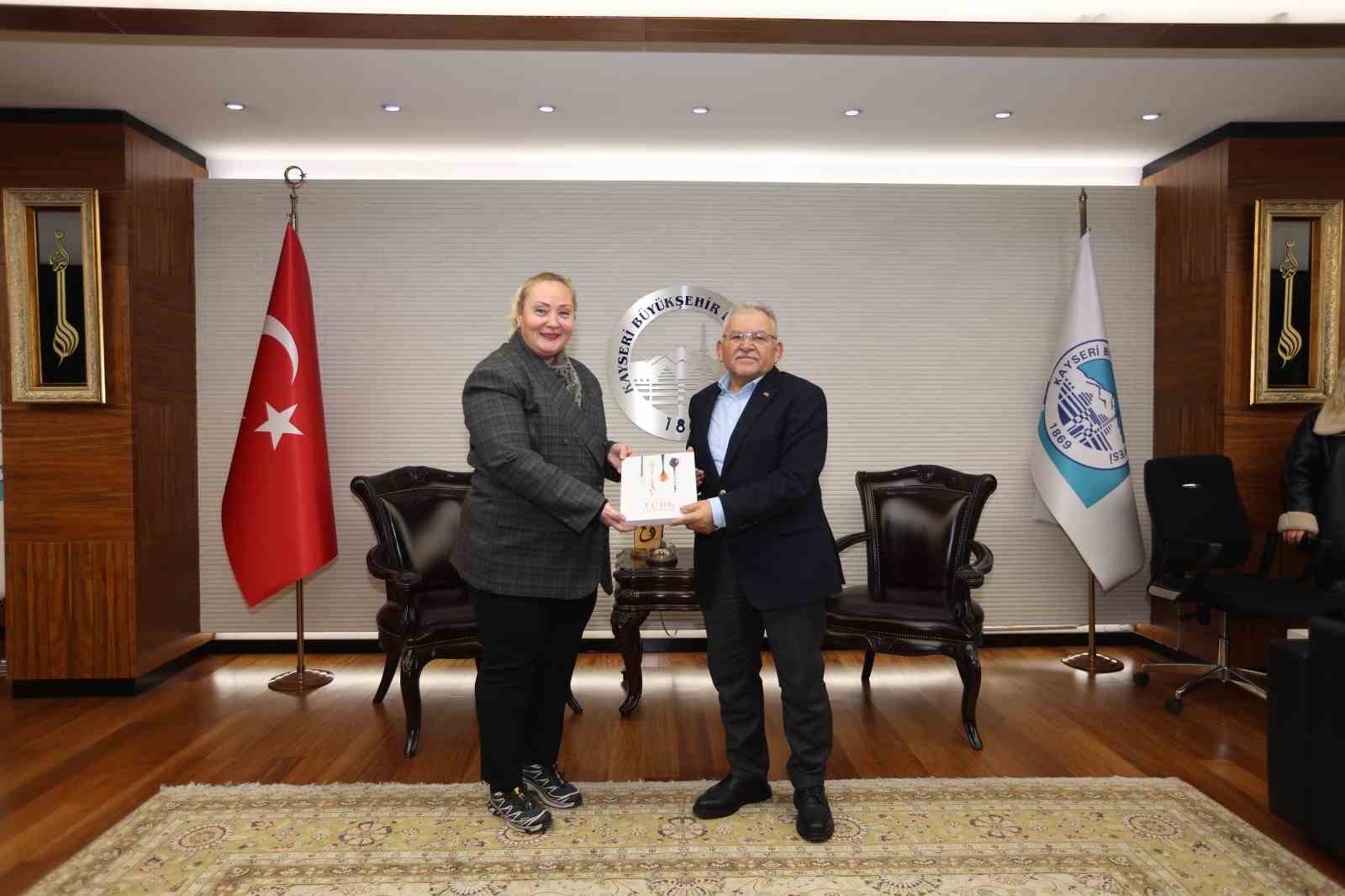 Başkan B&uuml;y&uuml;kkılı&ccedil;, Paris B&uuml;y&uuml;kel&ccedil;iliği K&uuml;lt&uuml;r ve Tanıtma M&uuml;şavirliği heyetini ağırladı
