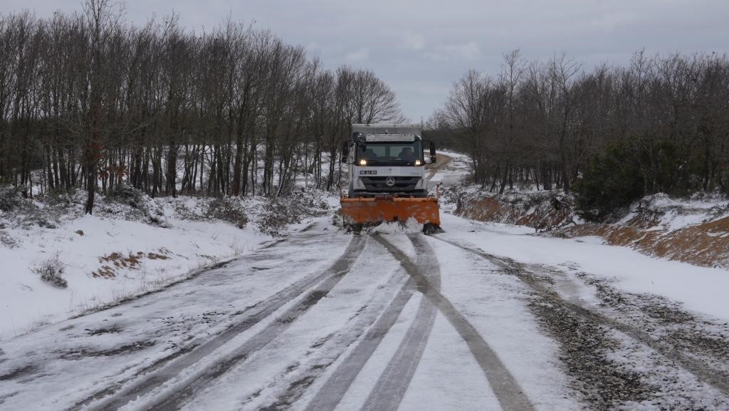 Tekirdağ&rsquo;da kar mesaisi: Ekipler teyakkuzda
